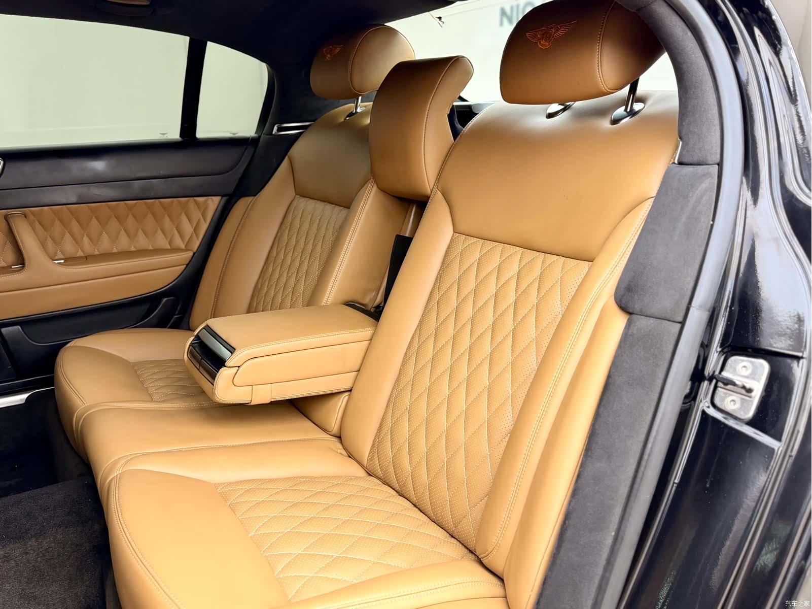 Bentley Flying Spur, 2010 19
