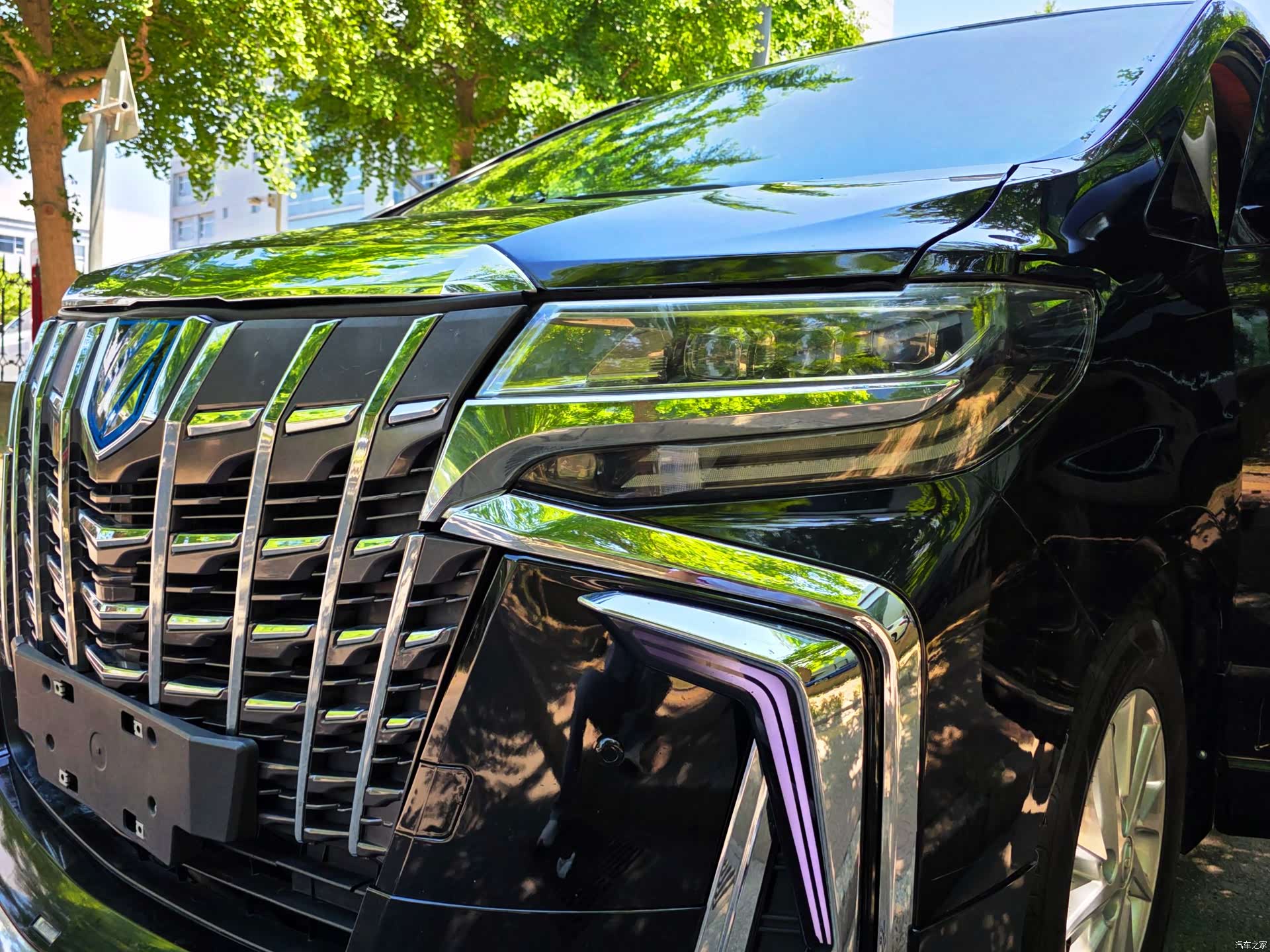 Toyota Alphard, 2014 4
