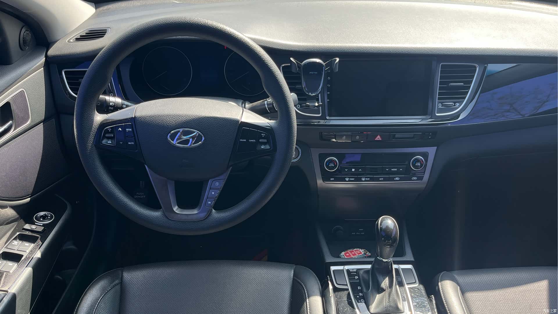 Hyundai GLS, 2016 13