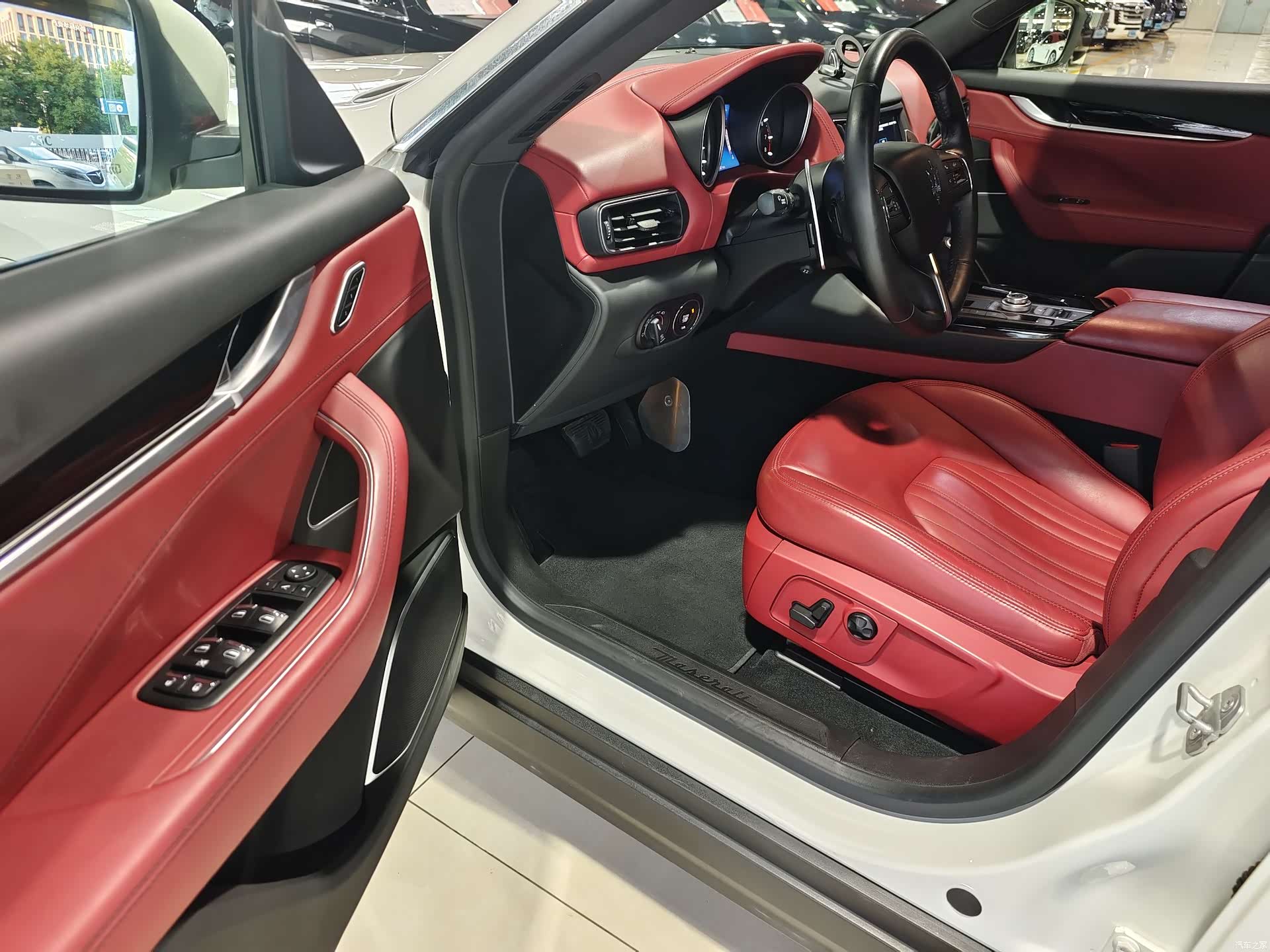 Maserati Levante, 2018 9