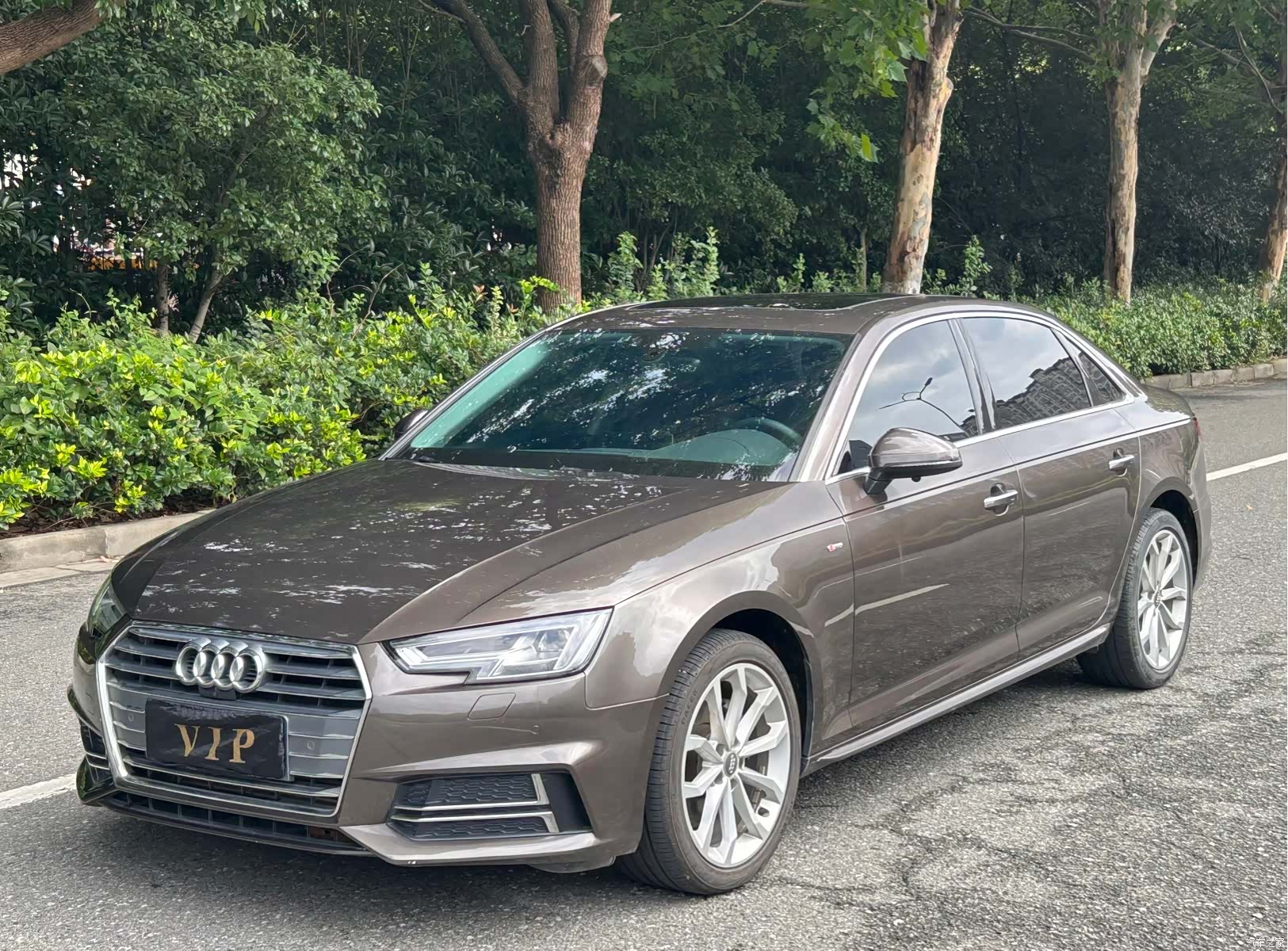 Audi A4L, 2018 1