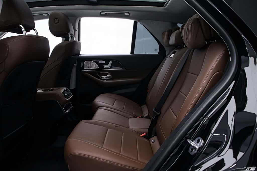 Mercedes-Benz GLE, 2024 14