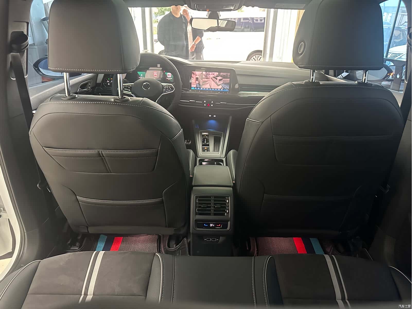 Volkswagen Golf, 2023 23