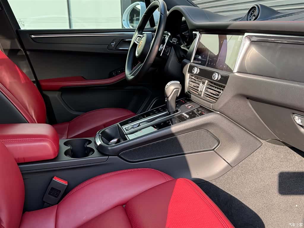 Porsche Macan, 2024 8