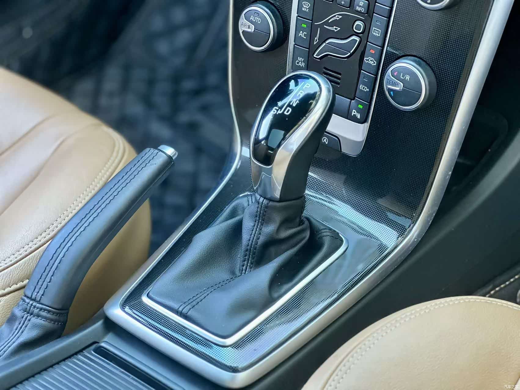 Volvo V40, 2018 8