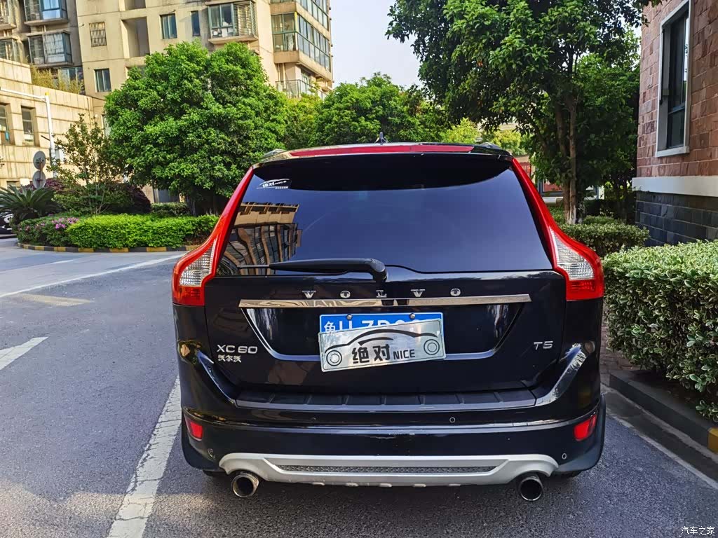 Volvo XC60, 2011 11