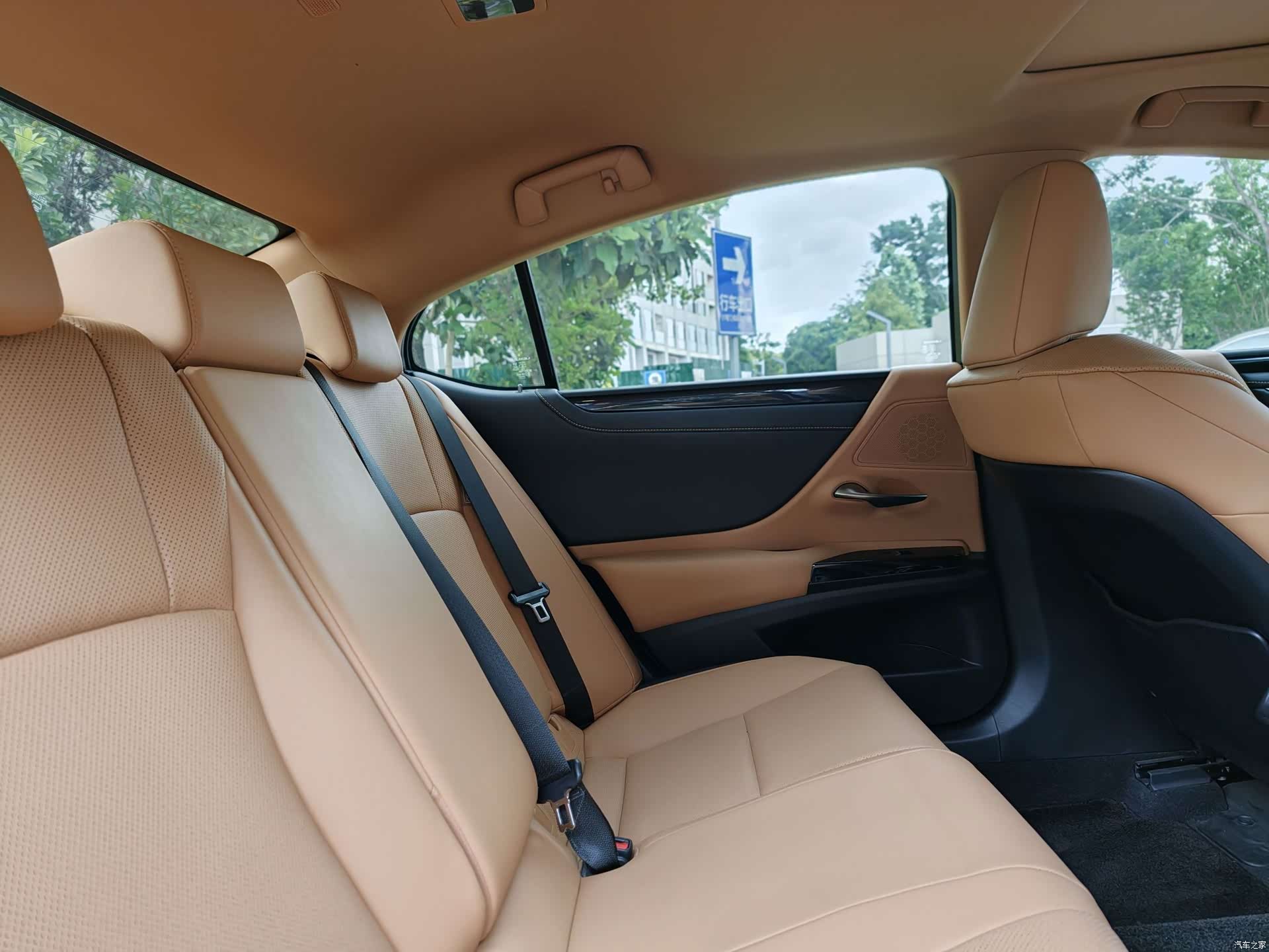 Lexus ES, 2023 29