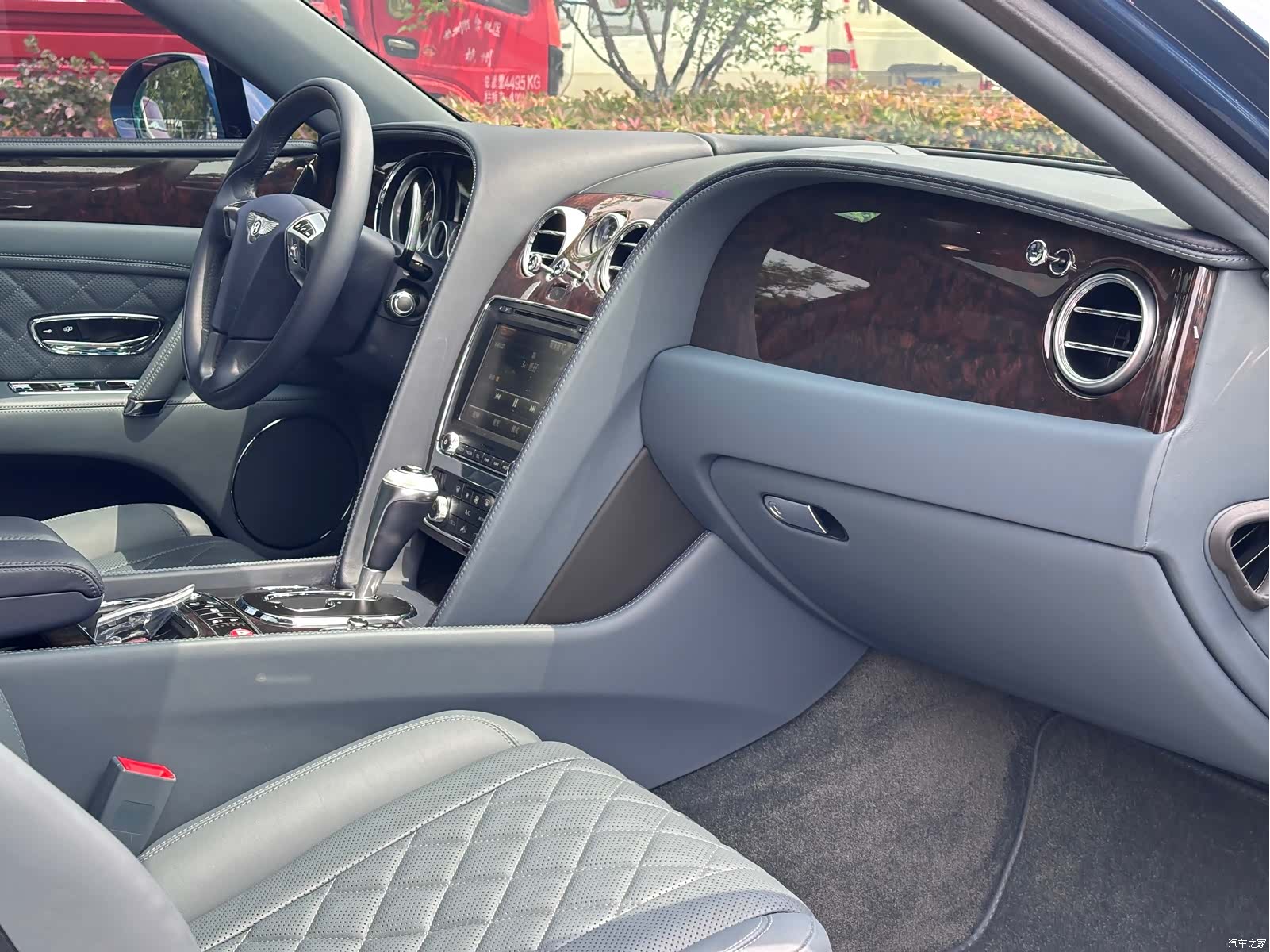 Bentley Flying Spur, 2018 27