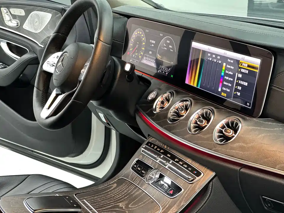 Mercedes-Benz CLS Mercedes-Benz CLS