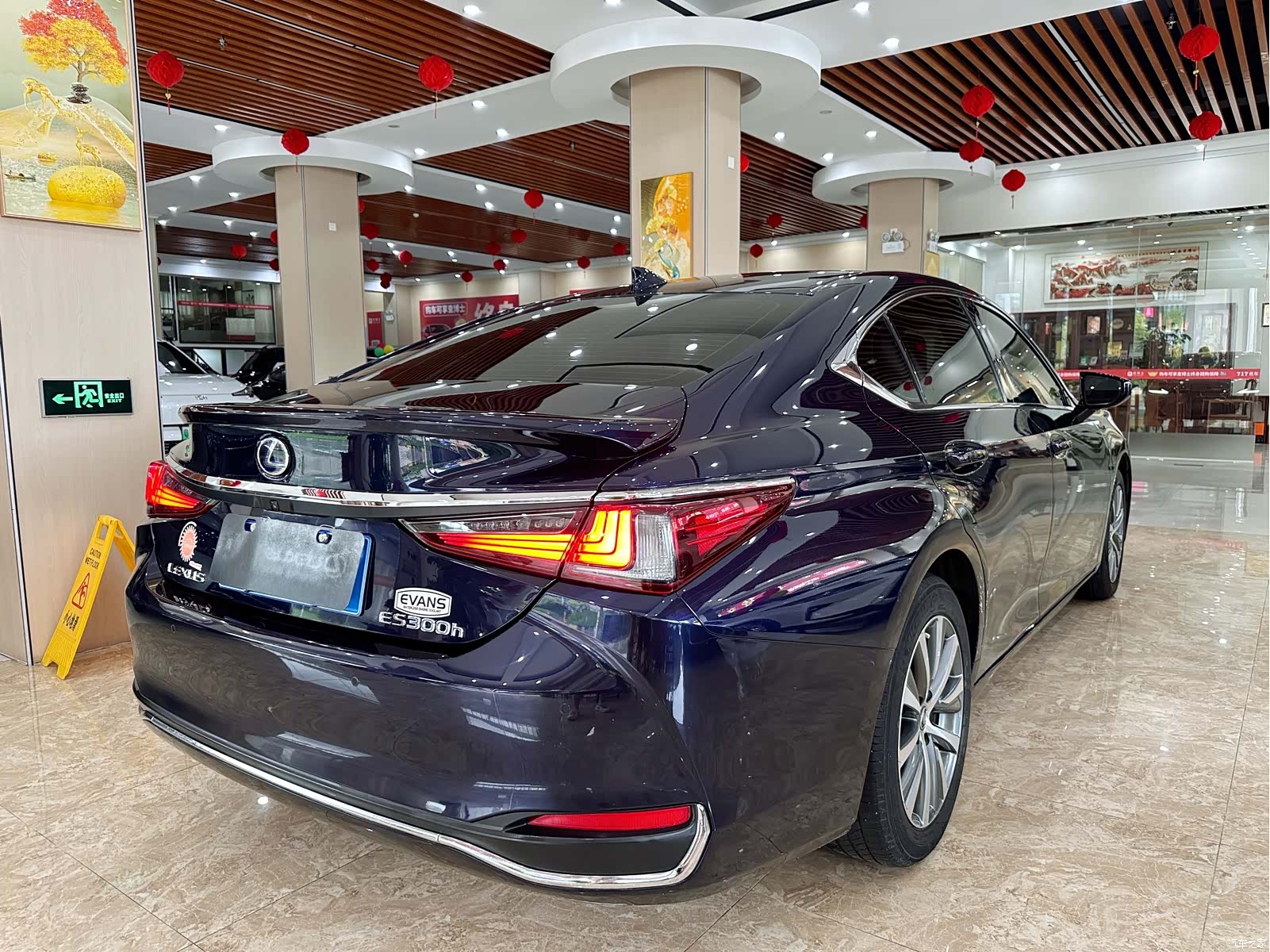Lexus ES, 2021 4