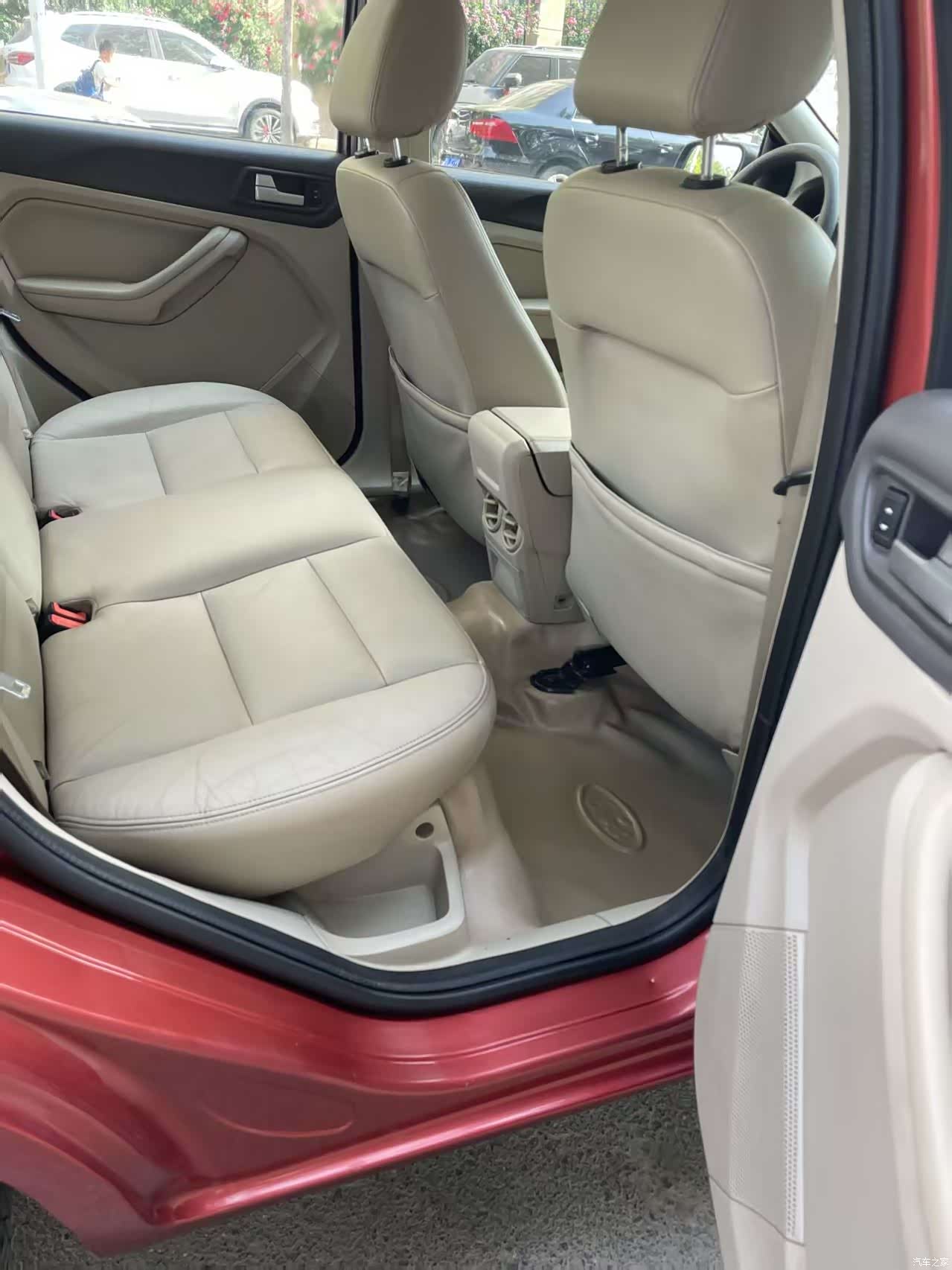Ford Focus, 2011 6