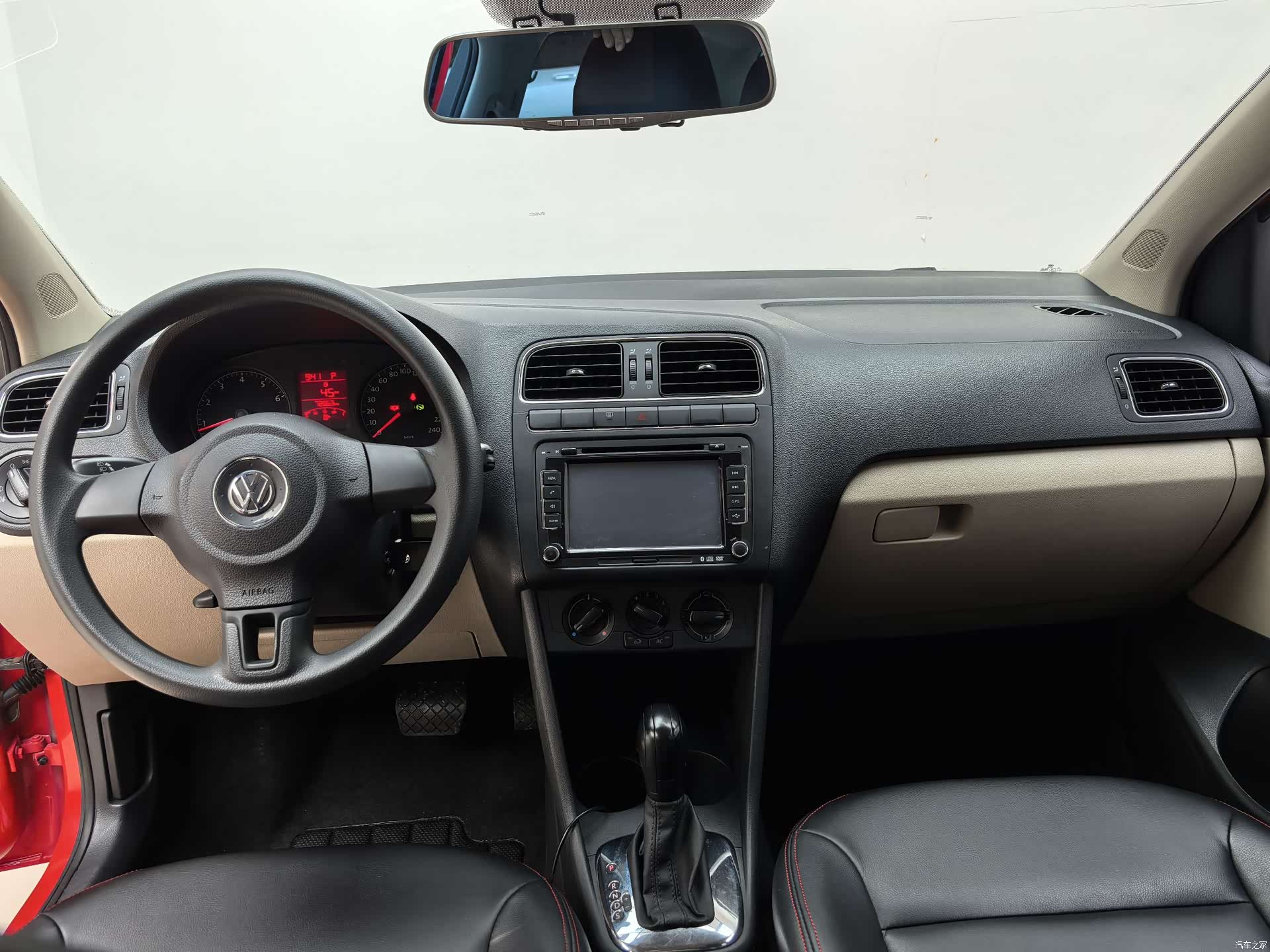 Volkswagen Polo, 2014 16