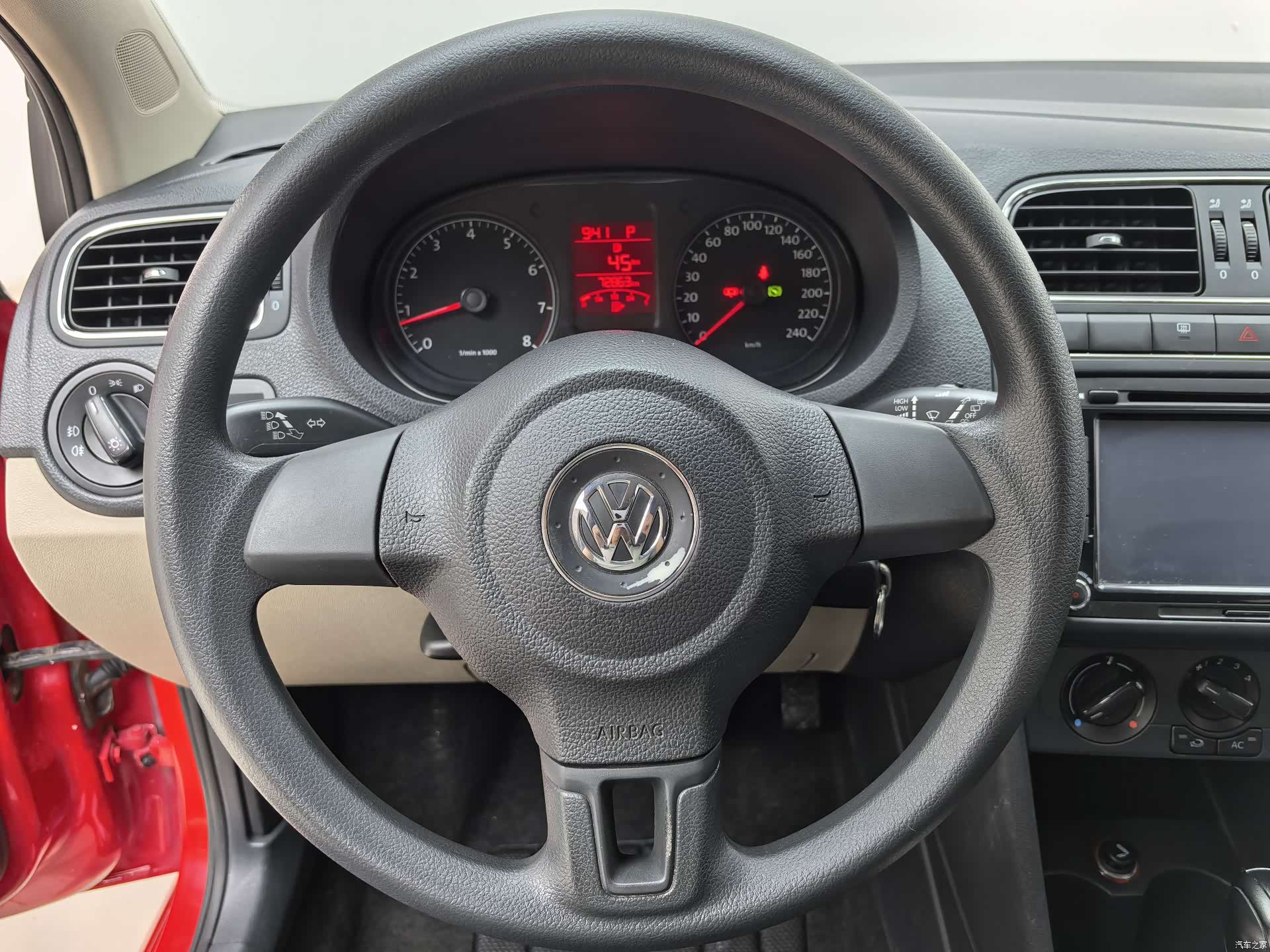 Volkswagen Polo, 2014 12