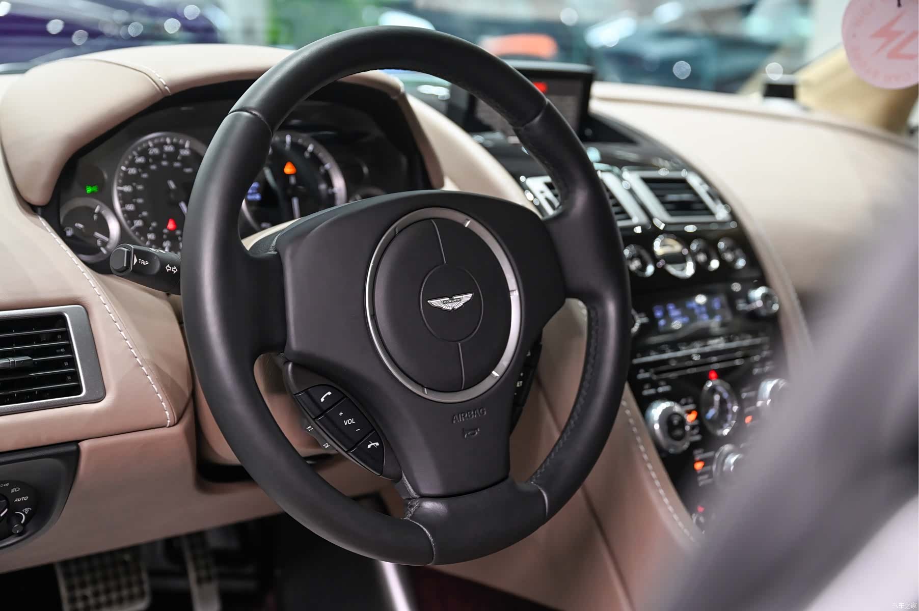 Aston Martin Rapide, 2014 12