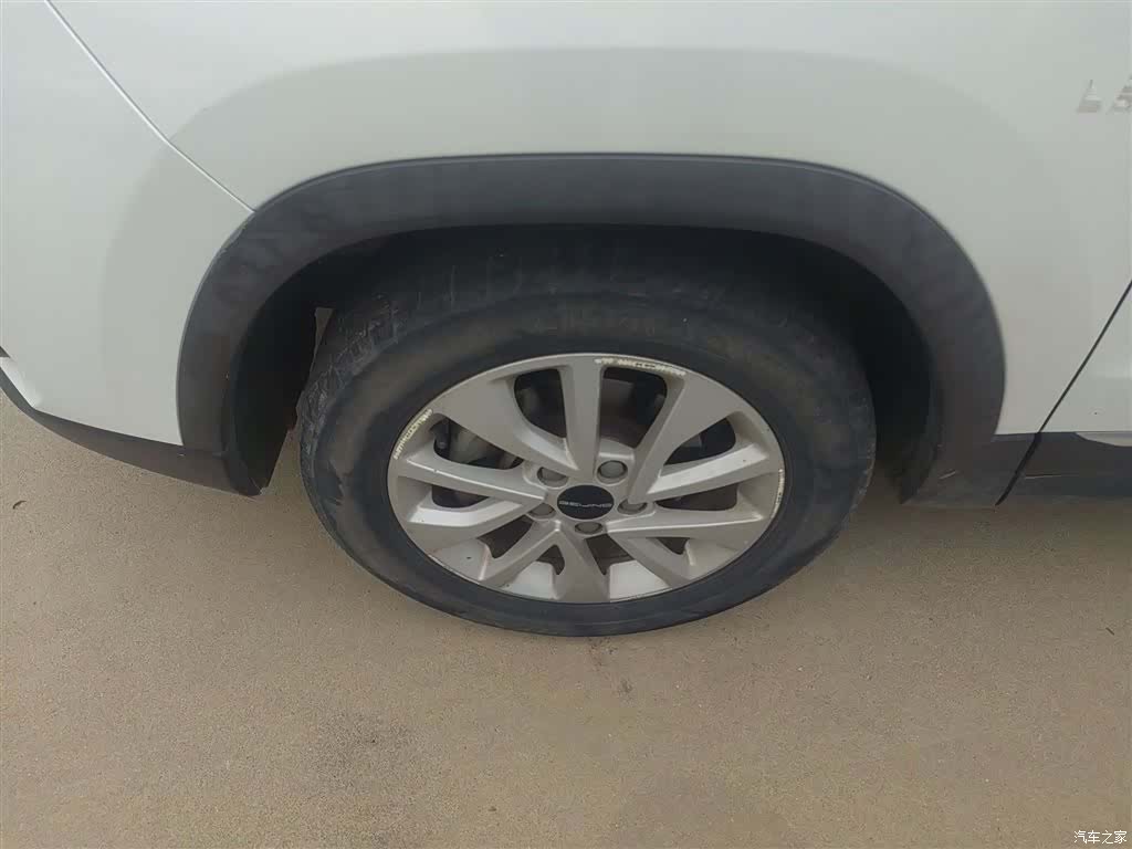 BAIC X3, 2020 23