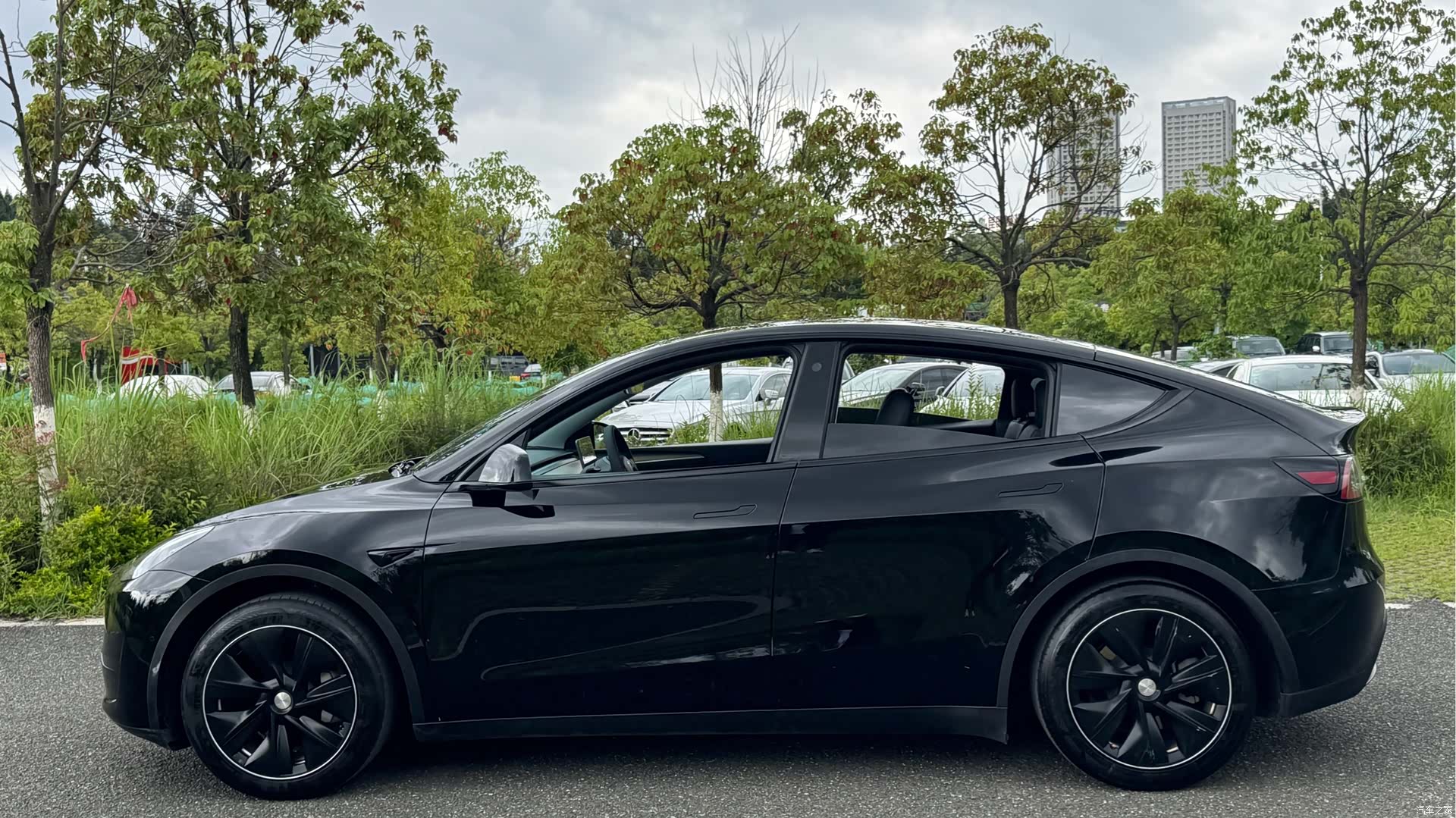 Tesla Model Y, 2022 7
