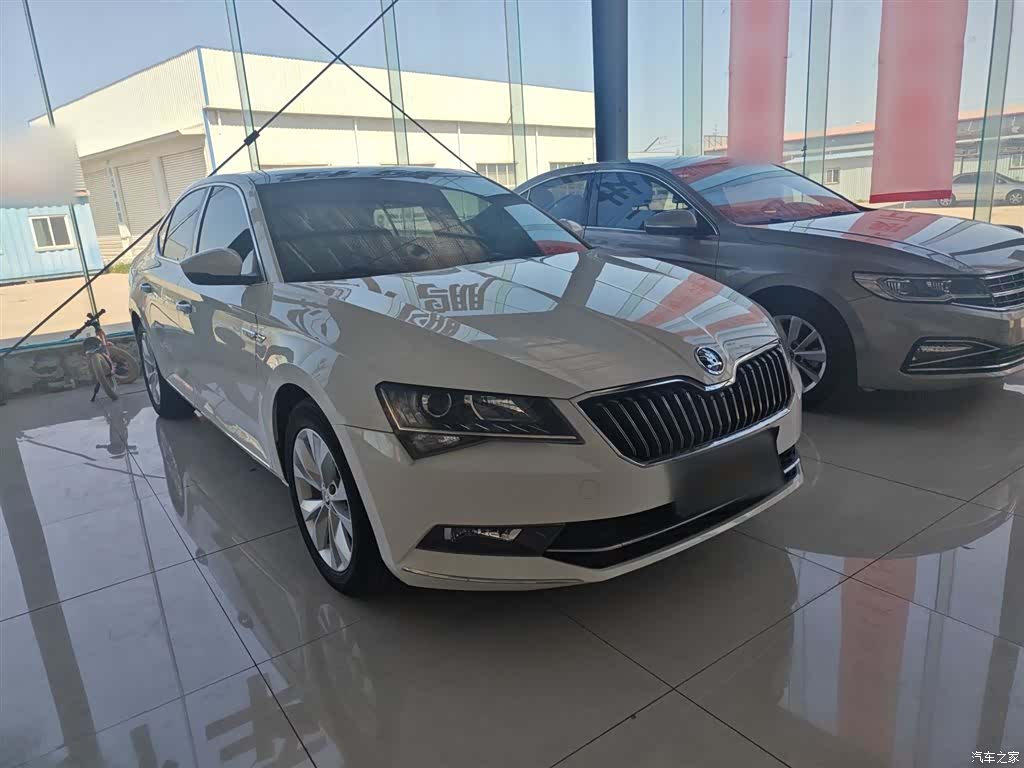 Skoda Superb, 2018 4