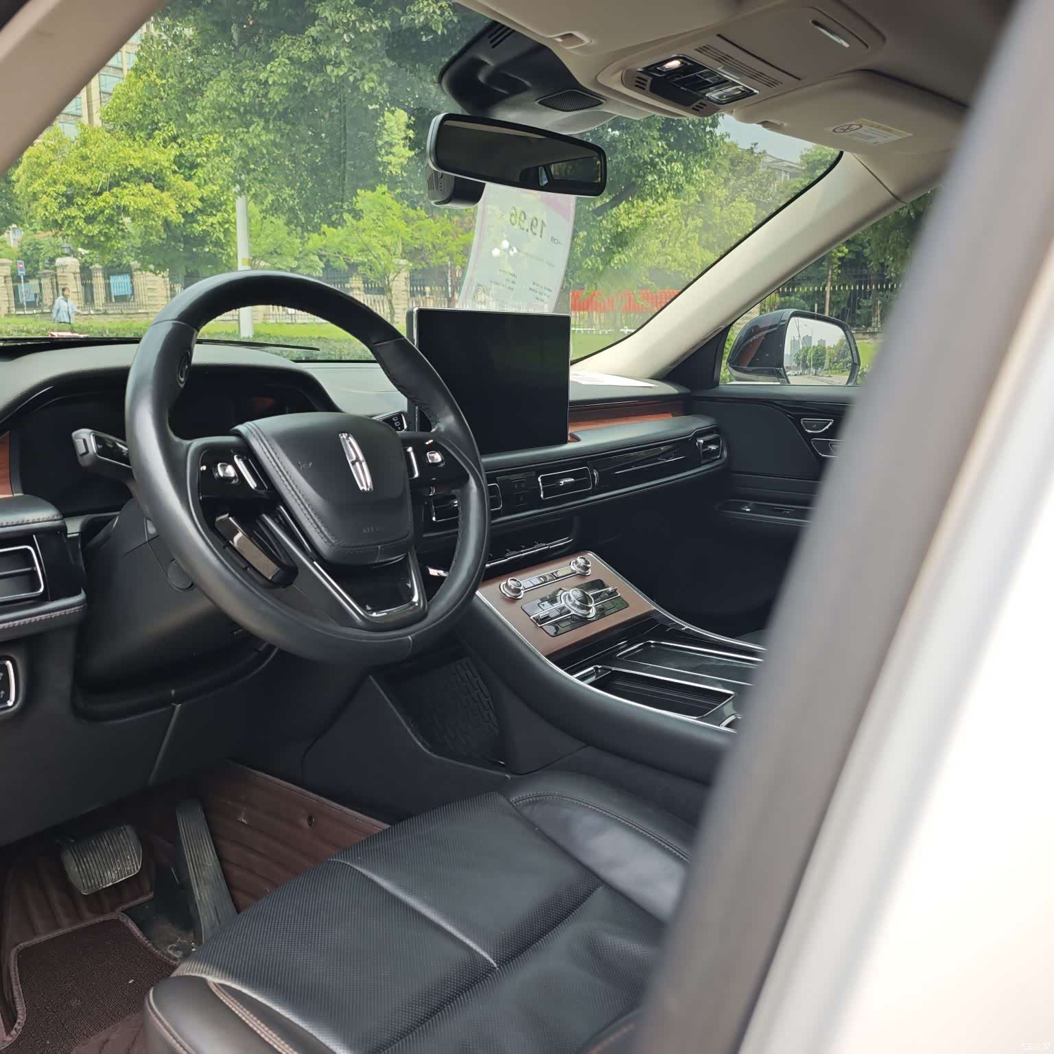 Lincoln Aviator, 2021 11