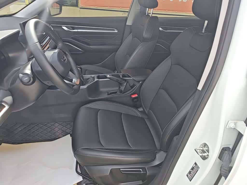 Geely Emgrand, 2024 15