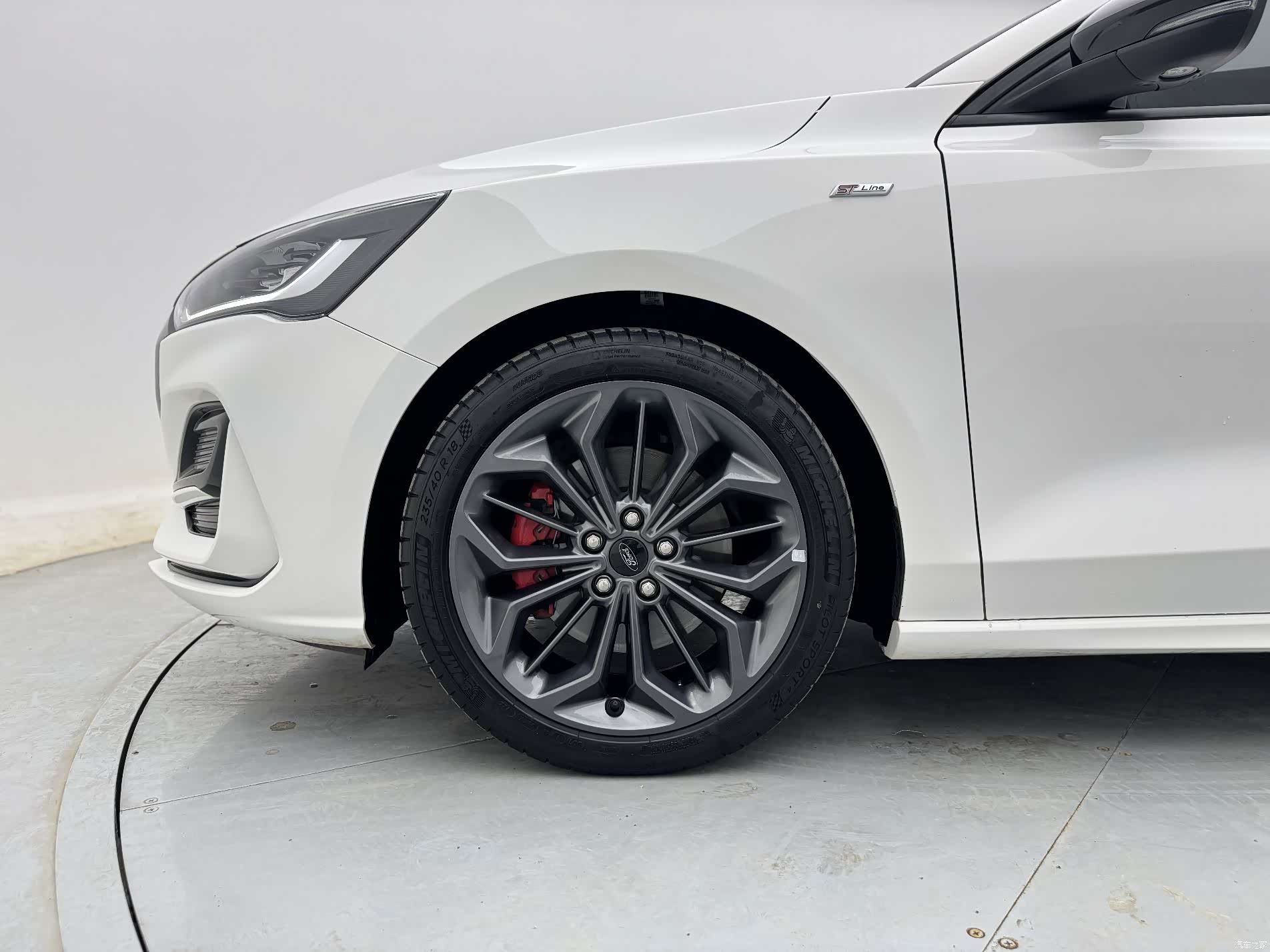 Ford Focus, 2023 9