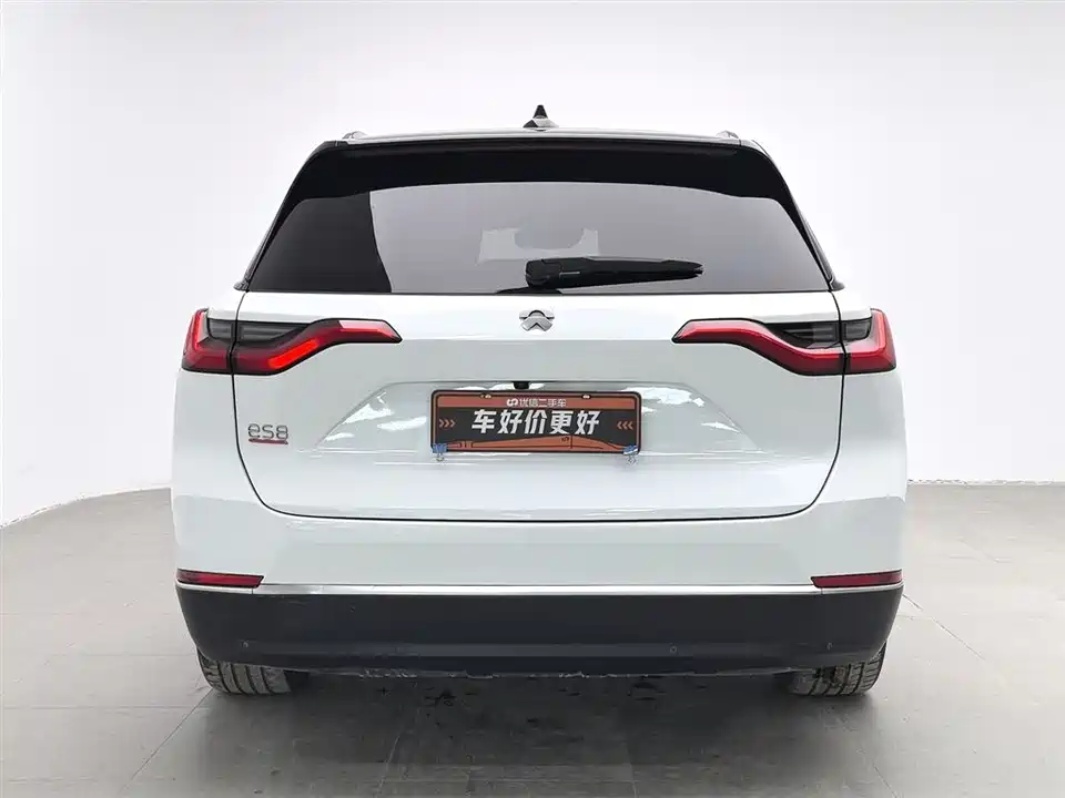 NIO ES8