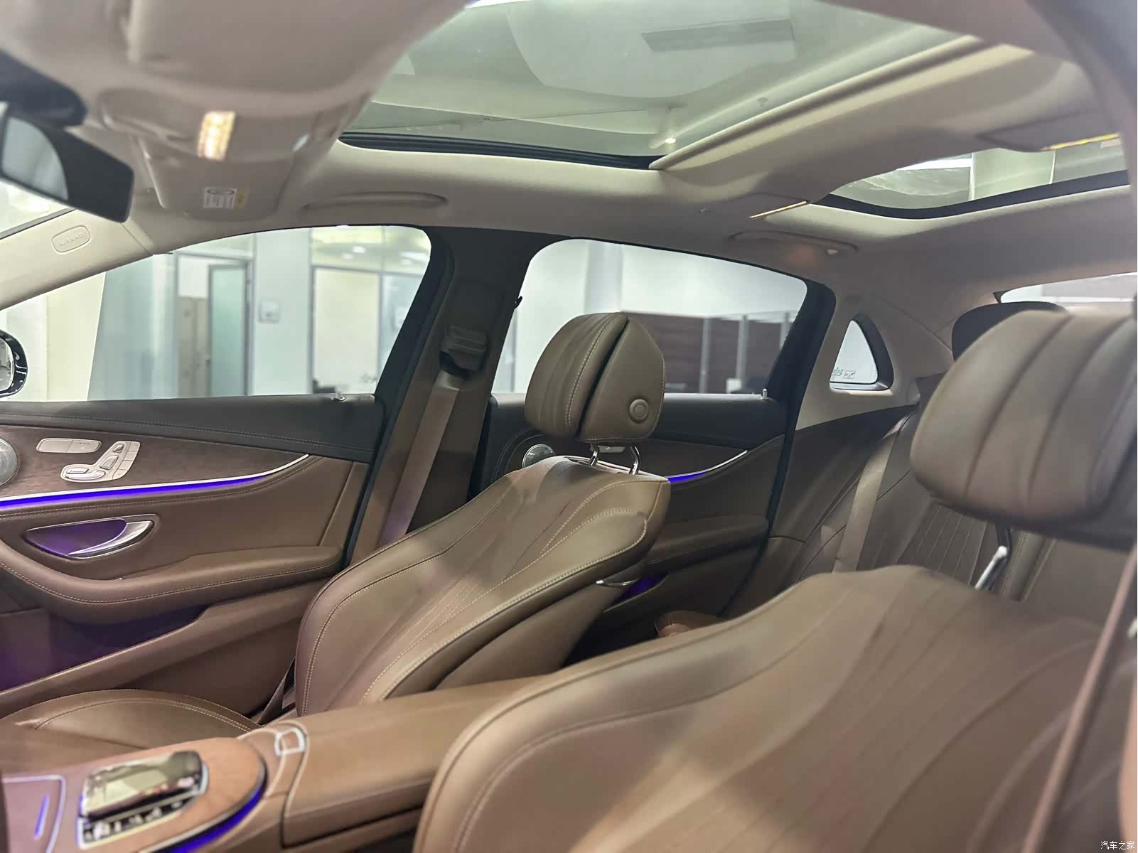 Mercedes-Benz E-Class, 2023 12