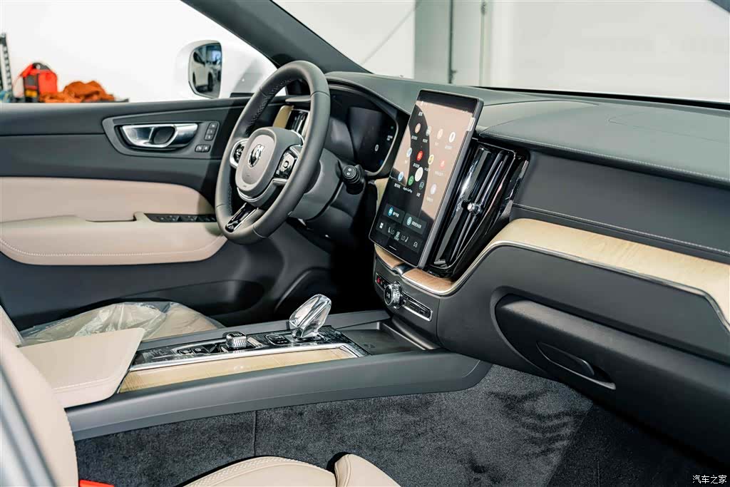 Volvo XC60, 2026 17