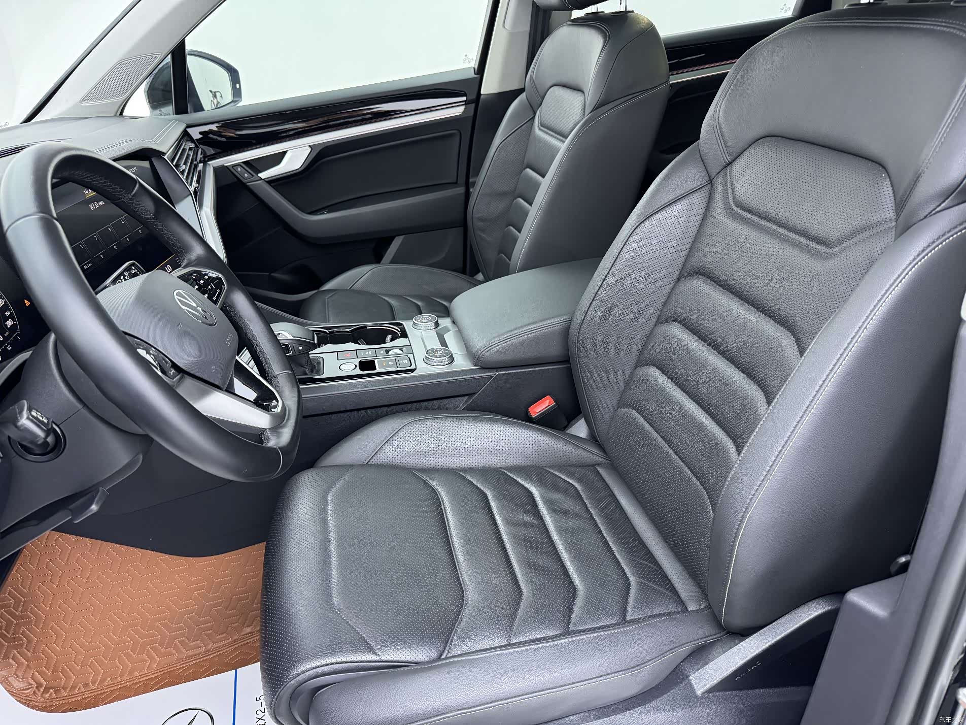 Volkswagen Touareg, 2022 12
