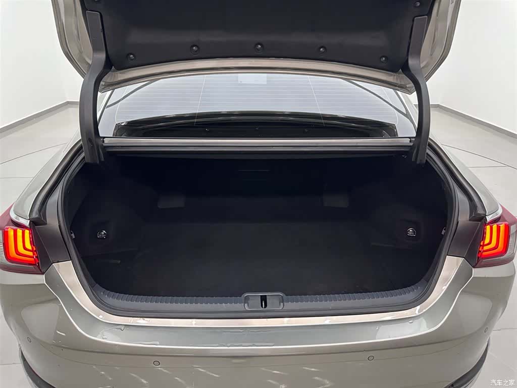 Lexus ES, 2023 28
