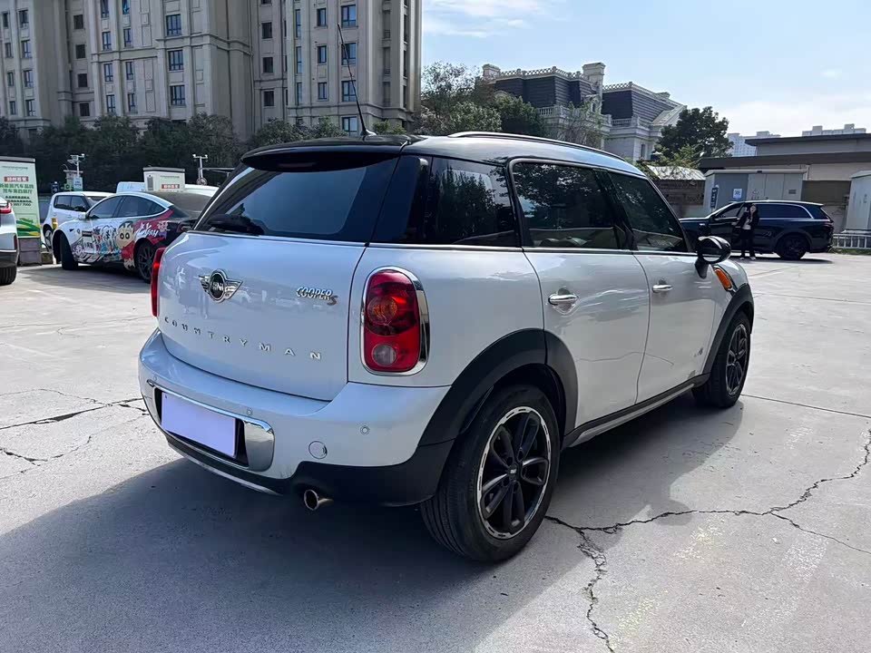 MINI COUNTRYMAN