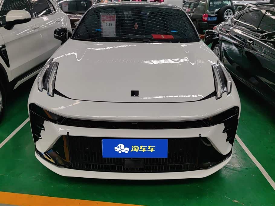 Lynk & Co 03