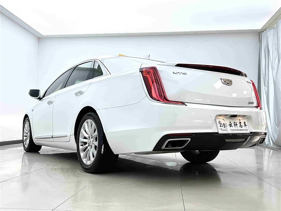 Cadillac XTS