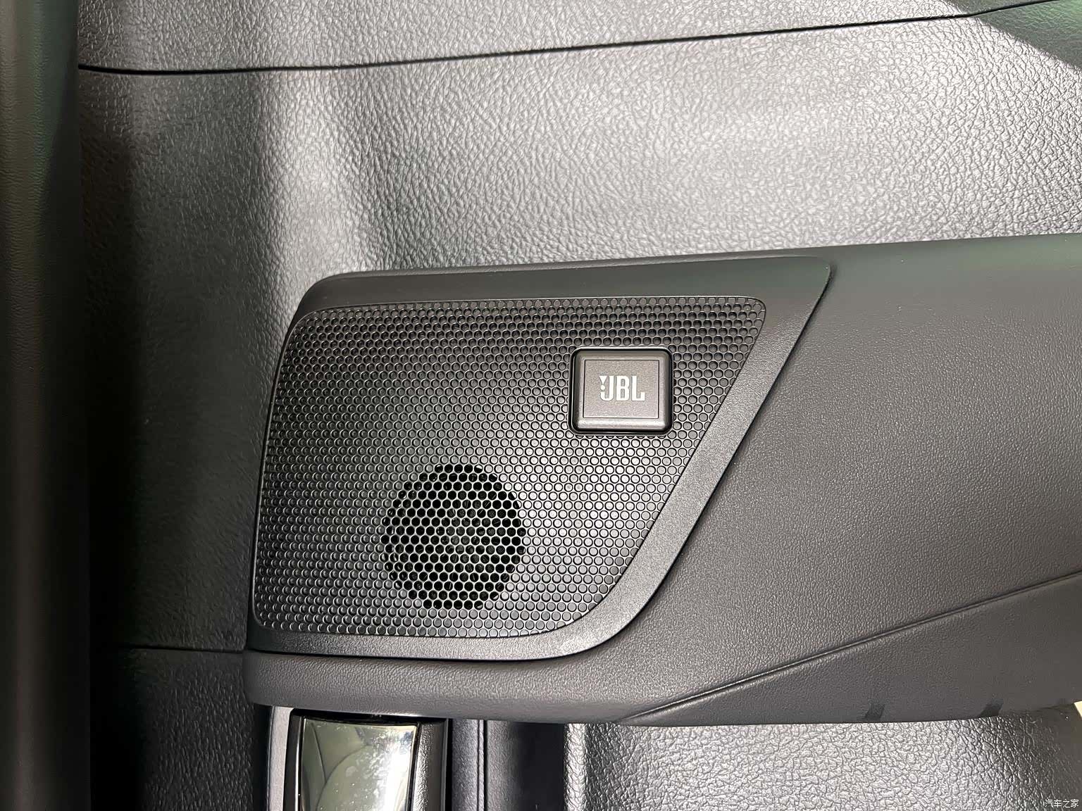 Toyota Vellfire, 2022 34