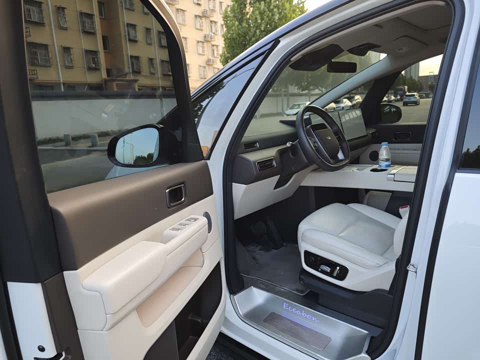 Li Auto Ideal MEGA