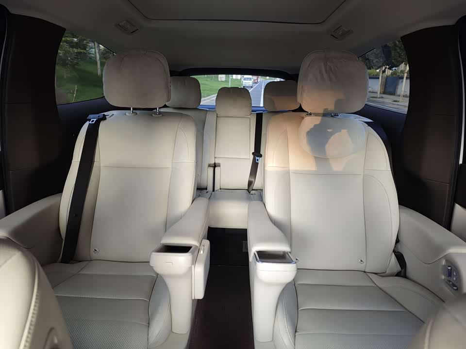 Li Auto Ideal MEGA
