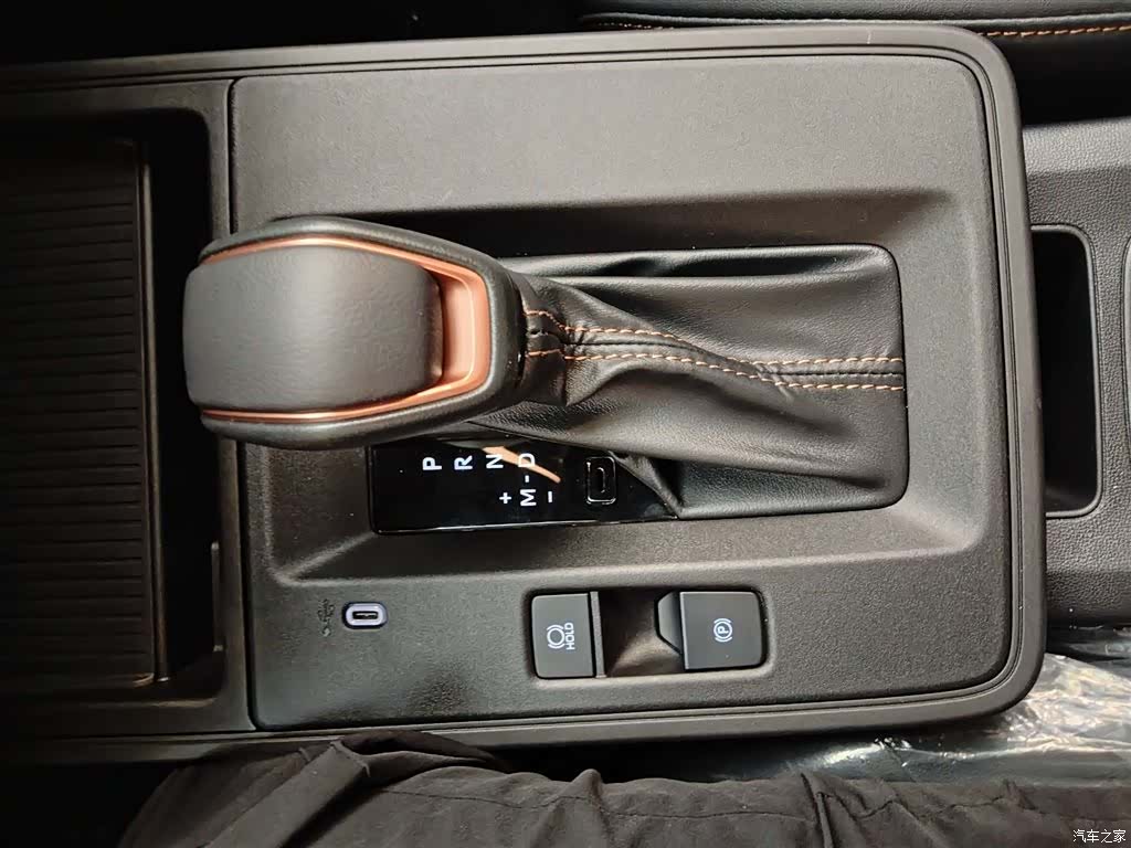 Toyota Frontlander, 2026 12
