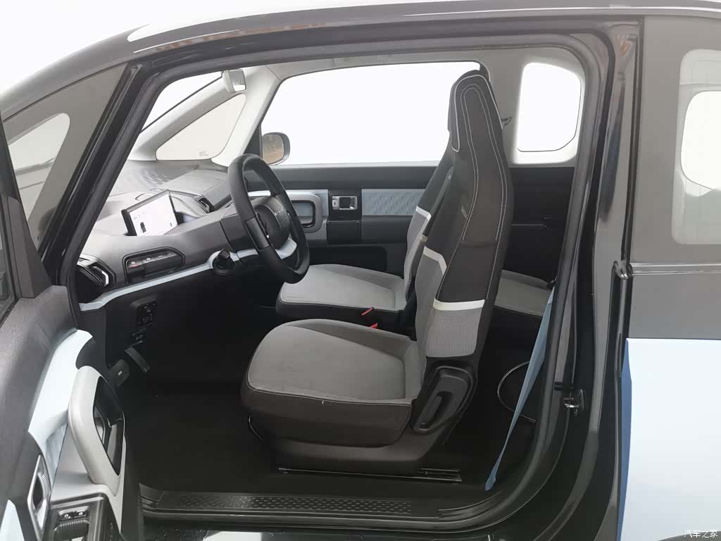 Wuling E300, 2020 10