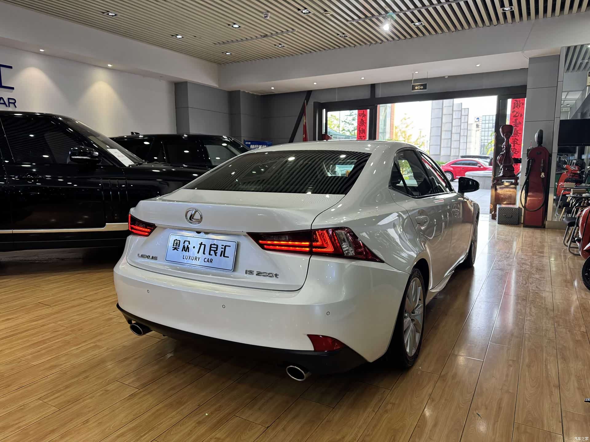 Lexus IS, 2015 12