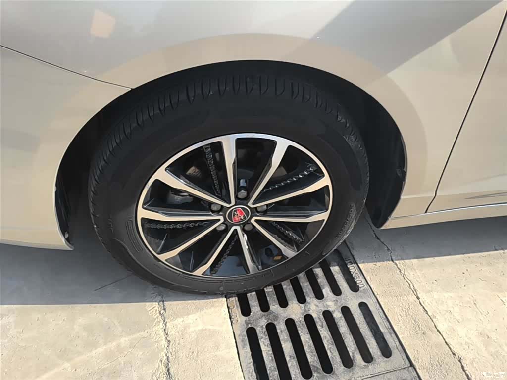 Roewe i5, 2021 23