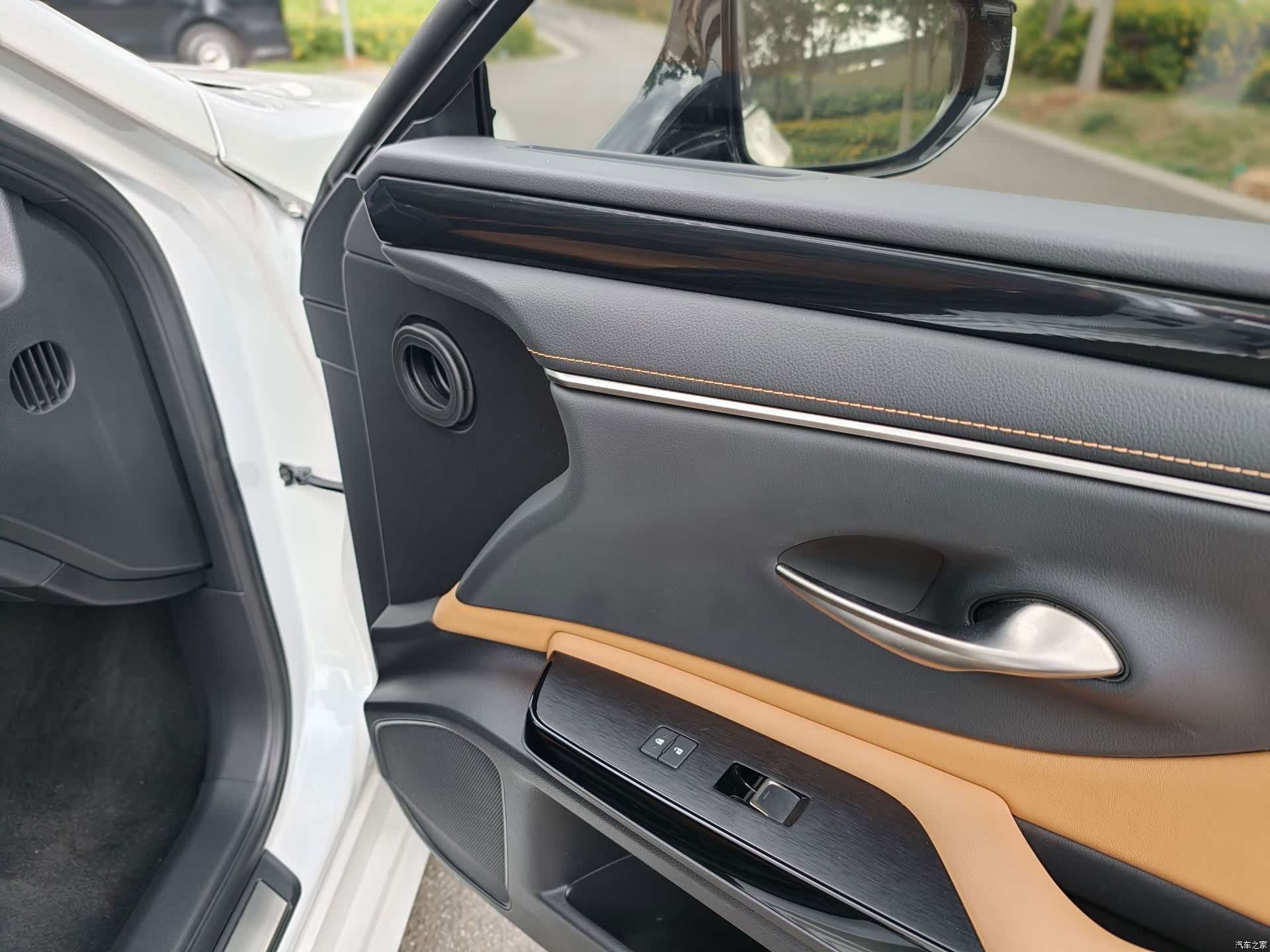 Lexus ES, 2023 16
