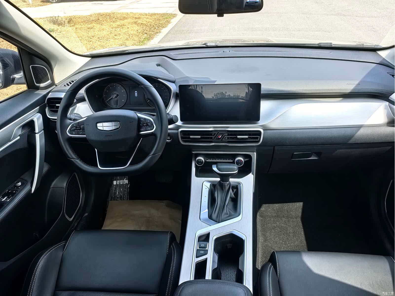 Geely Coolray, 2024 9