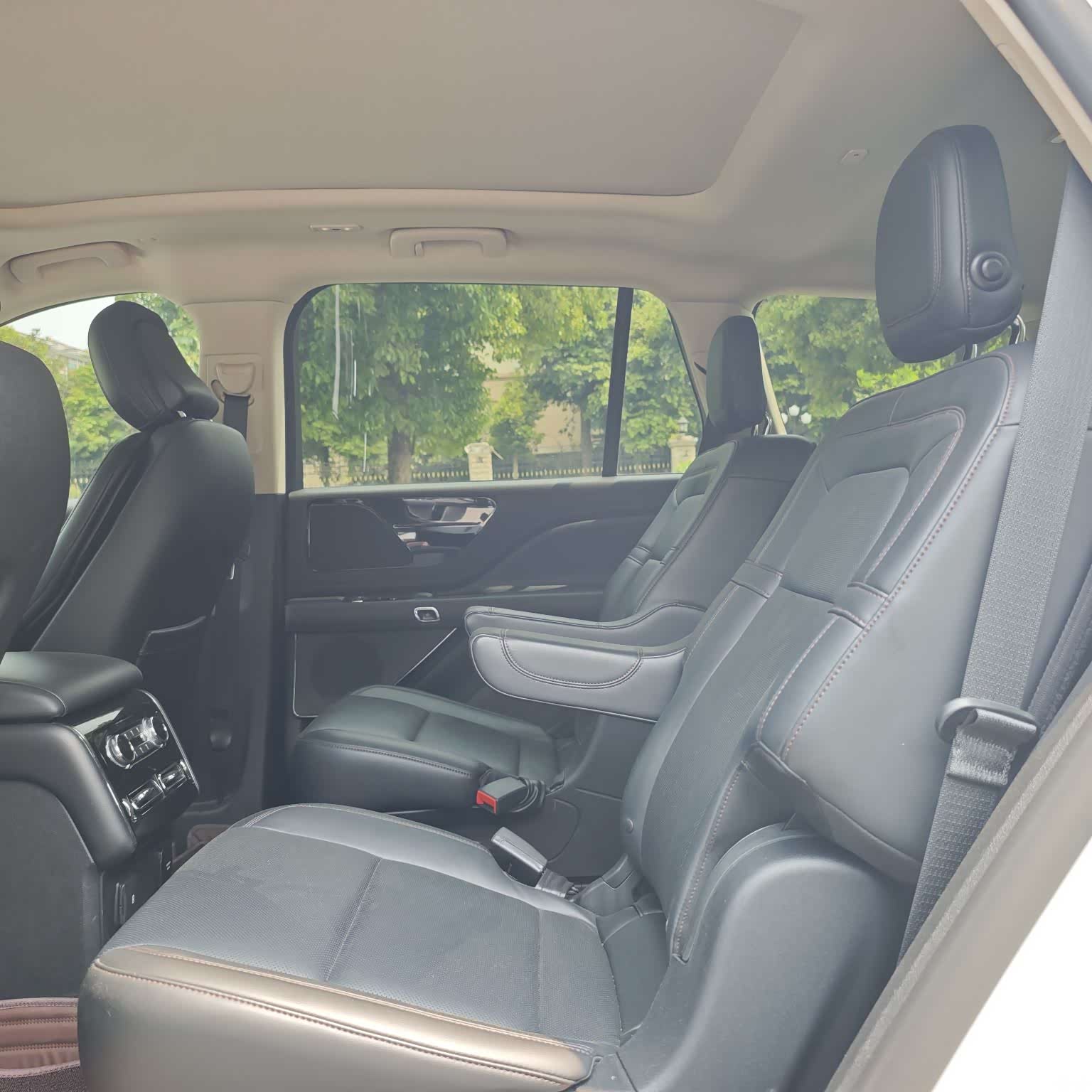 Lincoln Aviator, 2021 12