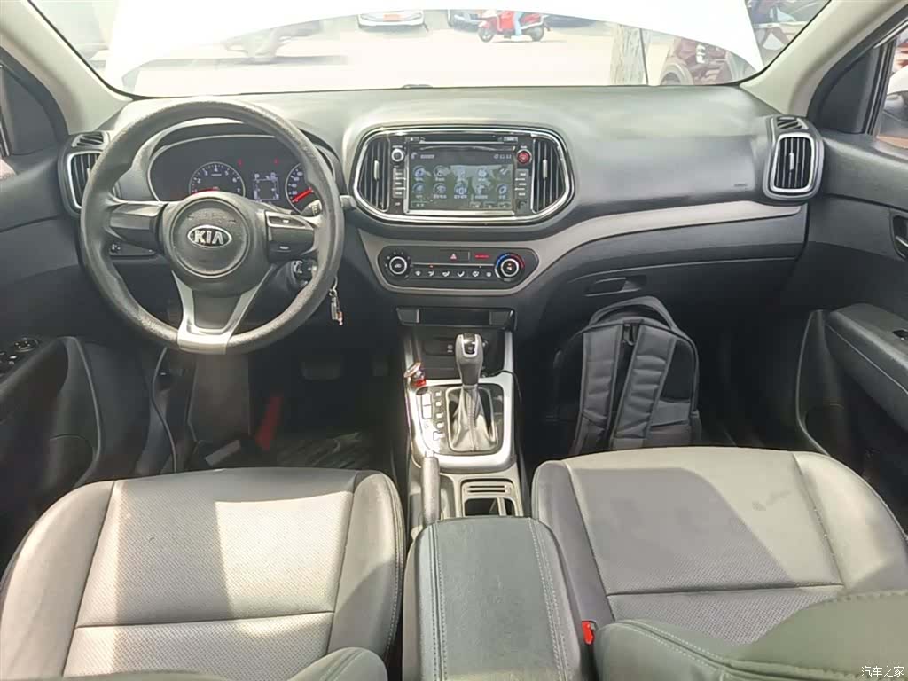Kia KX3, 2016 10