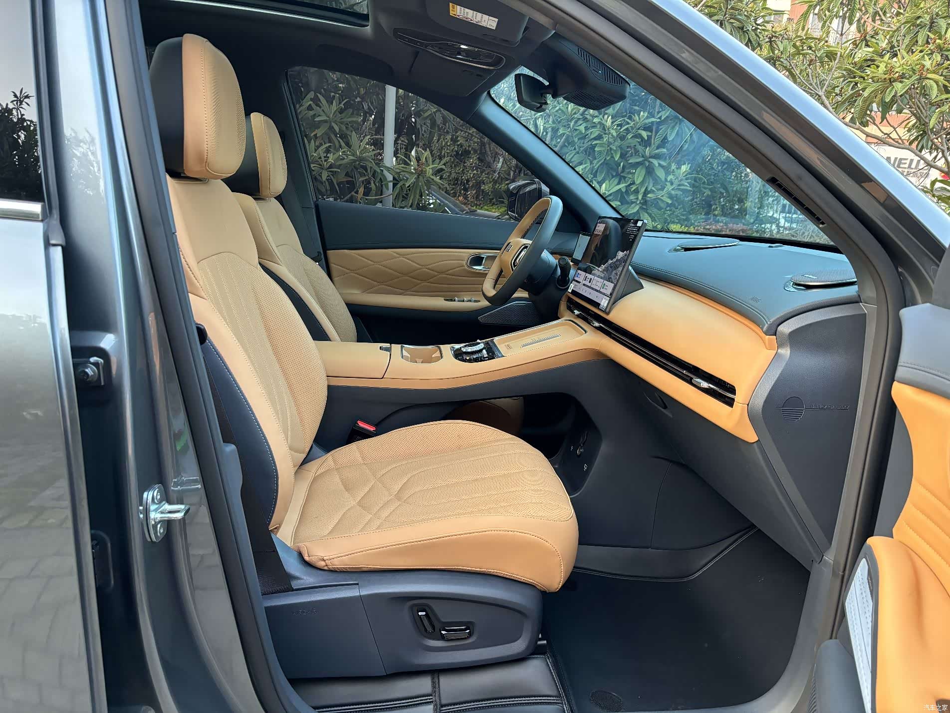 Geely 7, 2025 17
