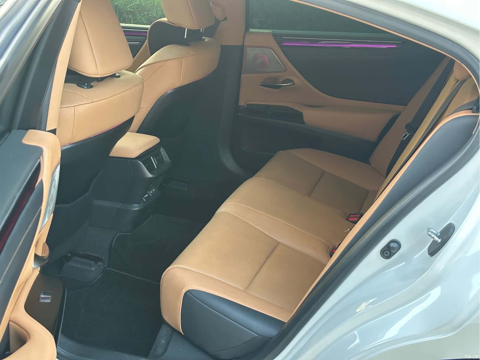 Lexus ES, 2022 6