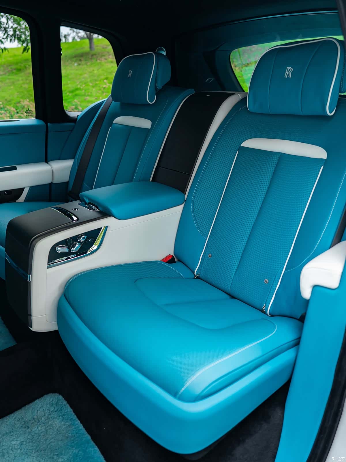 Rolls-Royce Cullinan, 2021 13