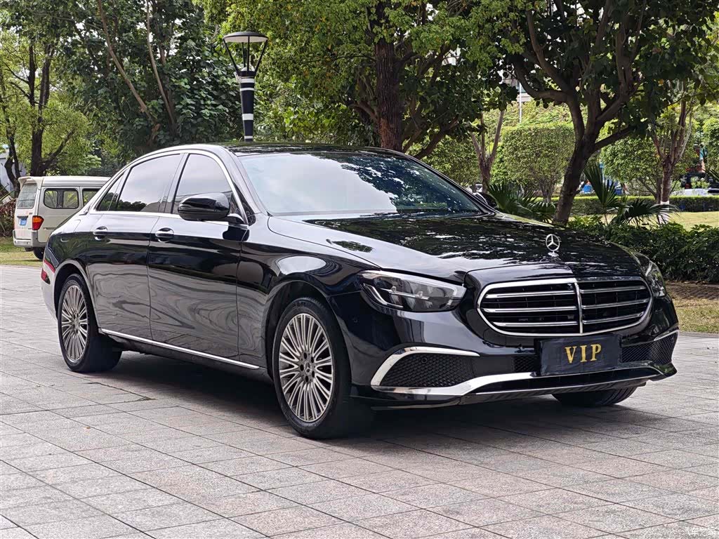 Mercedes-Benz E-Class, 2023 3