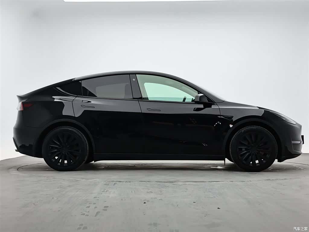 Tesla Model Y, 2021 все фото