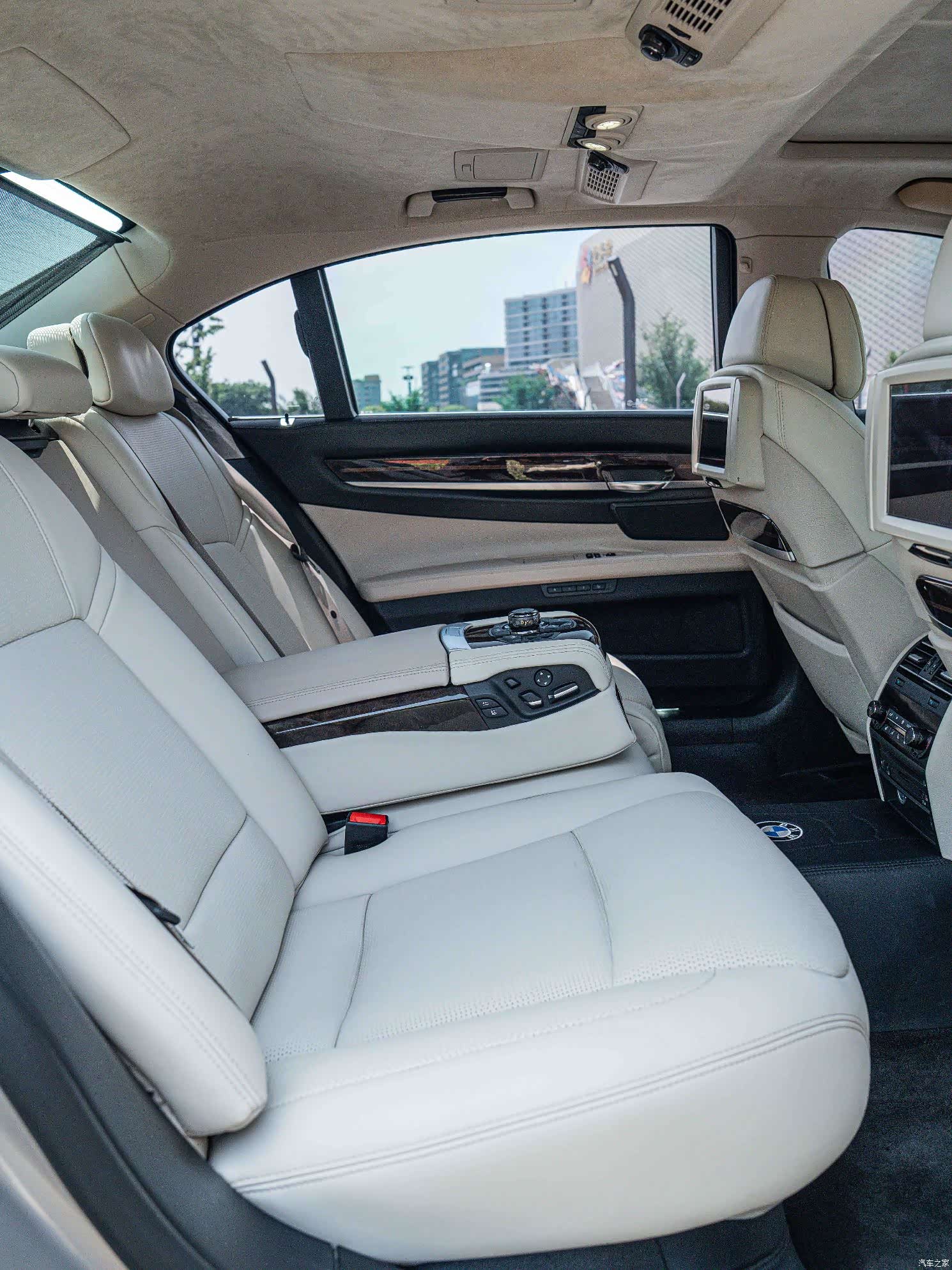 BMW 7 Series, 2012 22