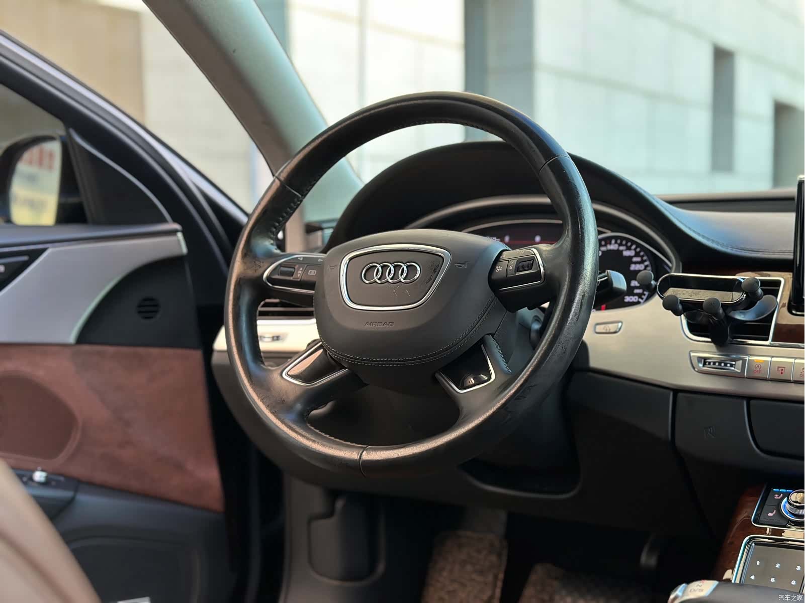 Audi A8L, 2013 9